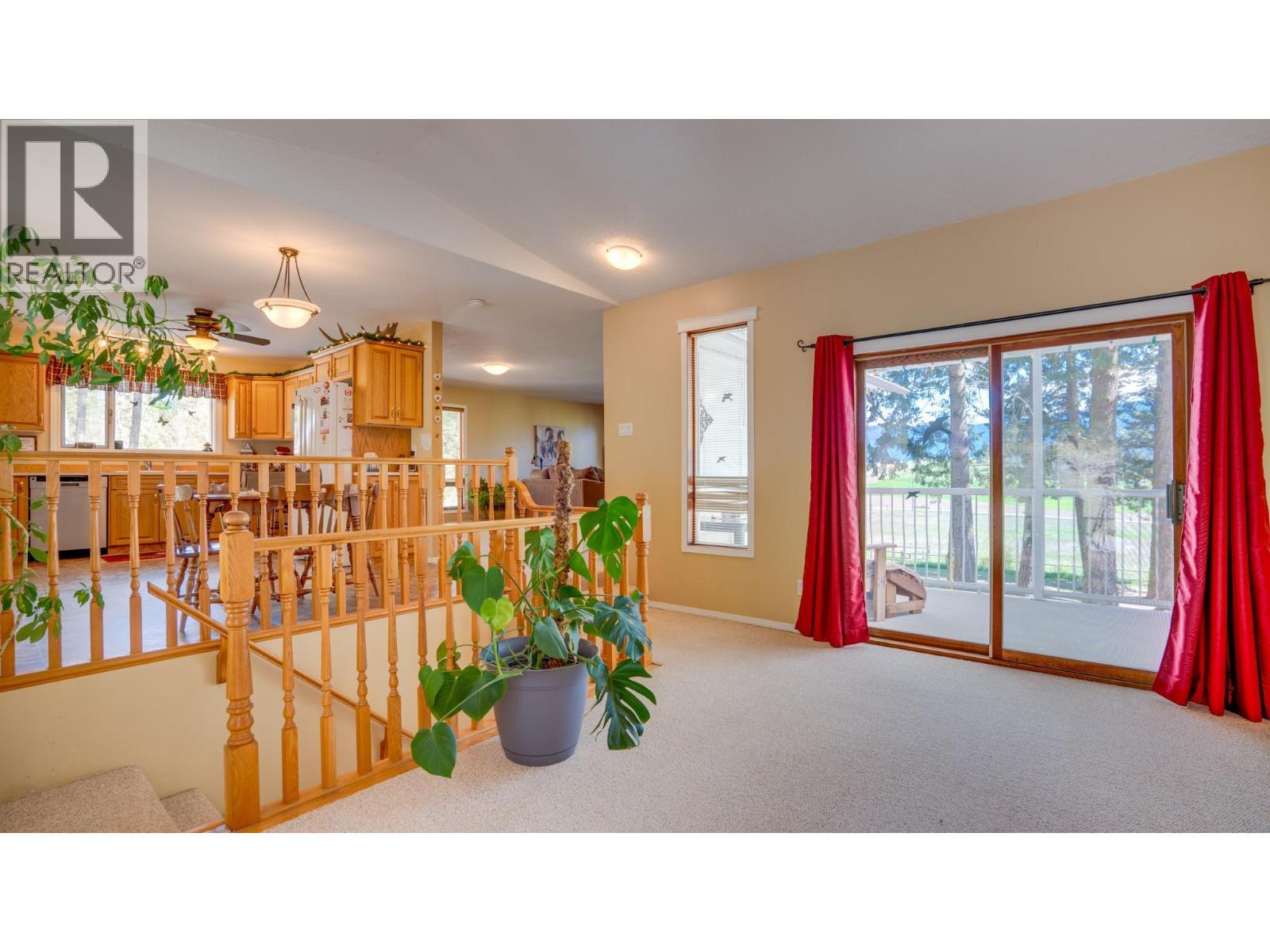 4851 Lansdowne Road, Spallumcheen, BC - Indoor Photo Showing Other Room