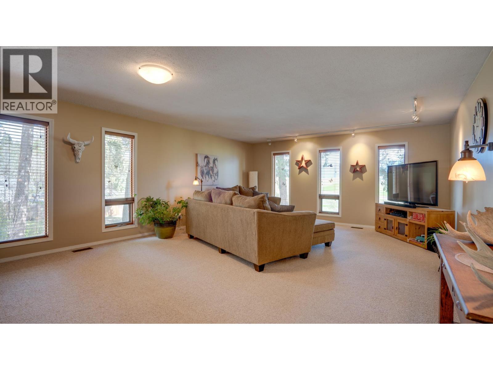 4851 Lansdowne Road, Spallumcheen, BC - Indoor