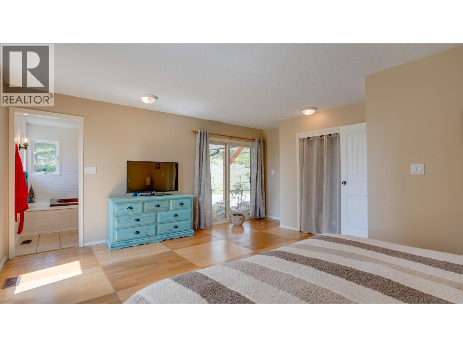 4851 Lansdowne Road, Spallumcheen, BC - Indoor