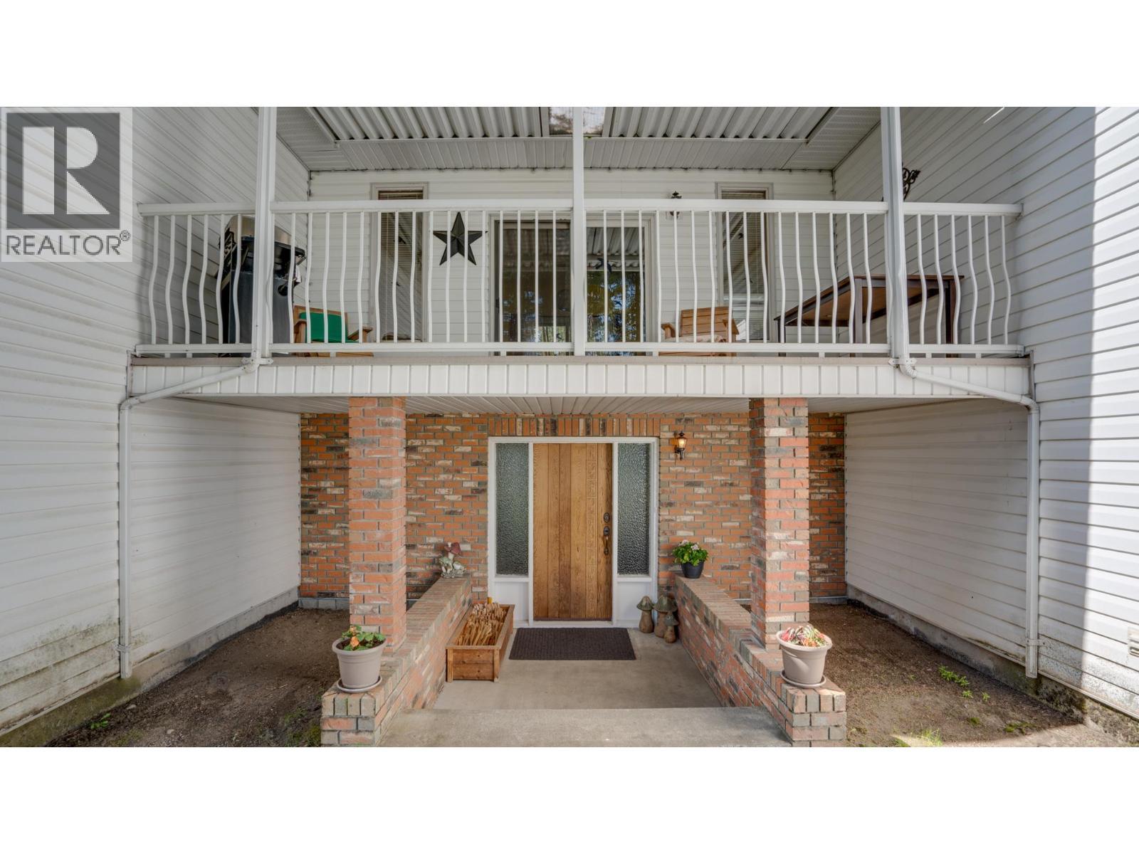 4851 Lansdowne Road, Spallumcheen, BC - Outdoor With Exterior