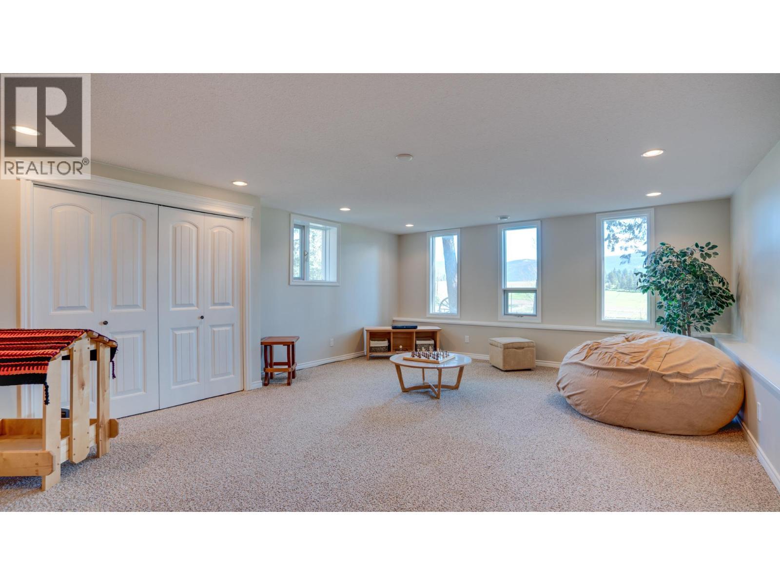 4851 Lansdowne Road, Spallumcheen, BC - Indoor