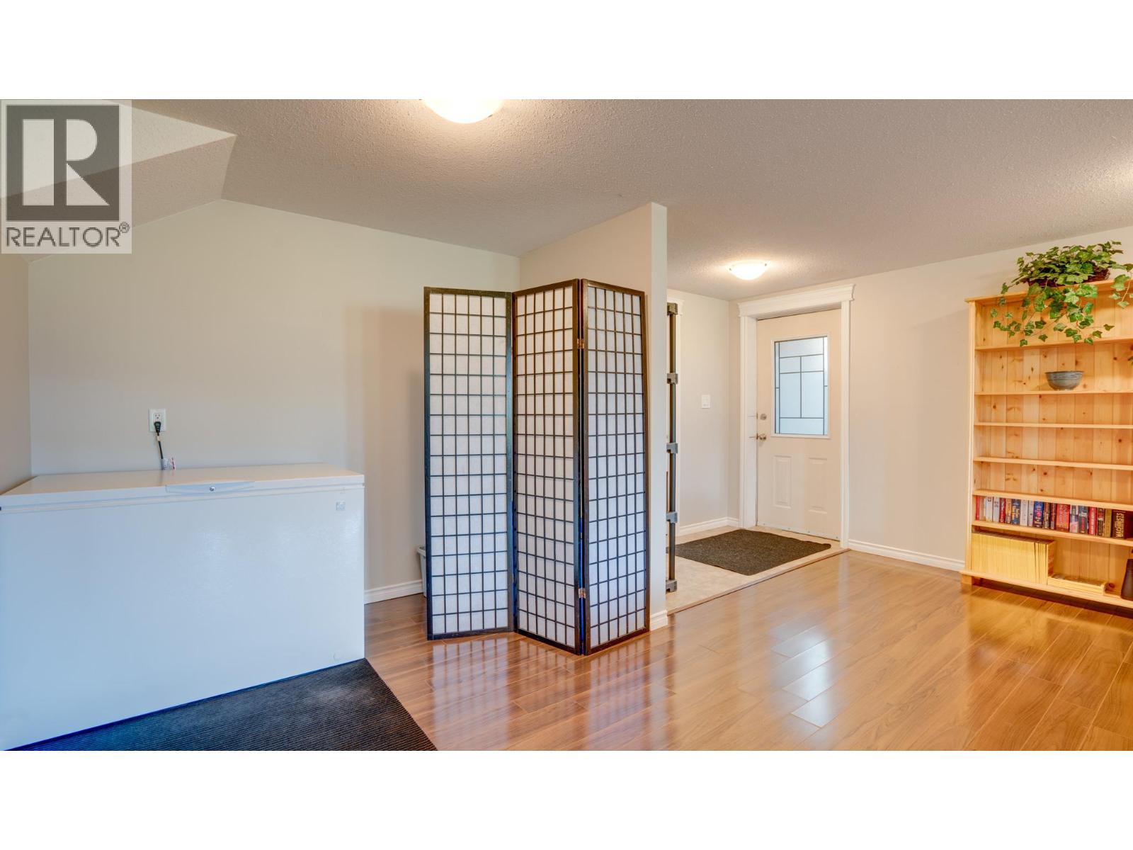 4851 Lansdowne Road, Spallumcheen, BC - Indoor Photo Showing Other Room