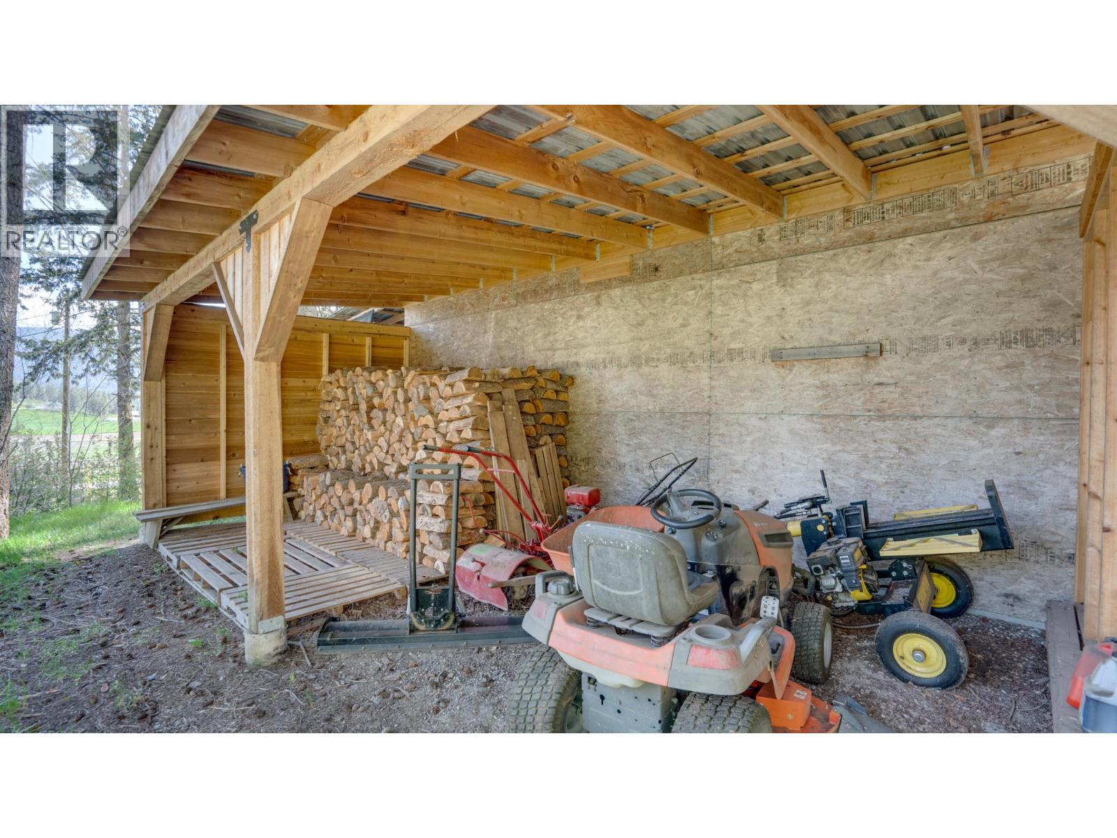 4851 Lansdowne Road, Spallumcheen, BC - Indoor