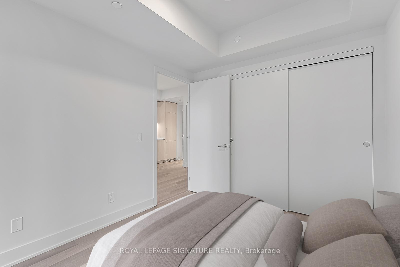 2809-8 Cumberland Street, Toronto, ON - Indoor Photo Showing Bedroom