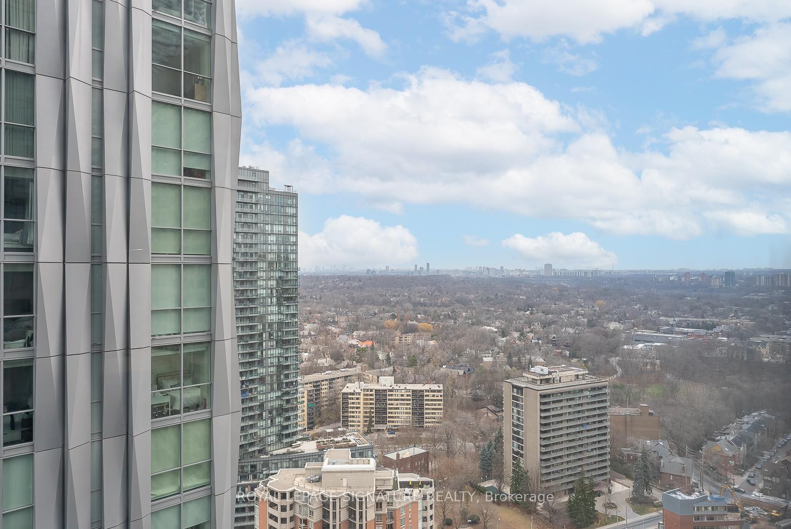 2809-8 Cumberland Street, Toronto, ON - Outdoor