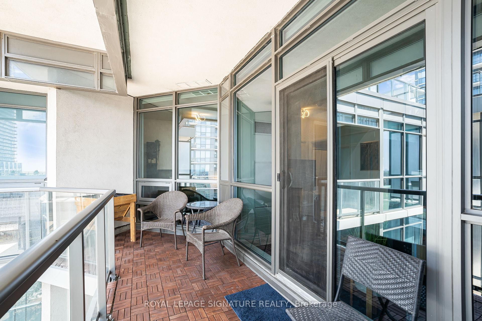 527-1185 The Queensway N/A, Toronto, ON - Outdoor With Exterior