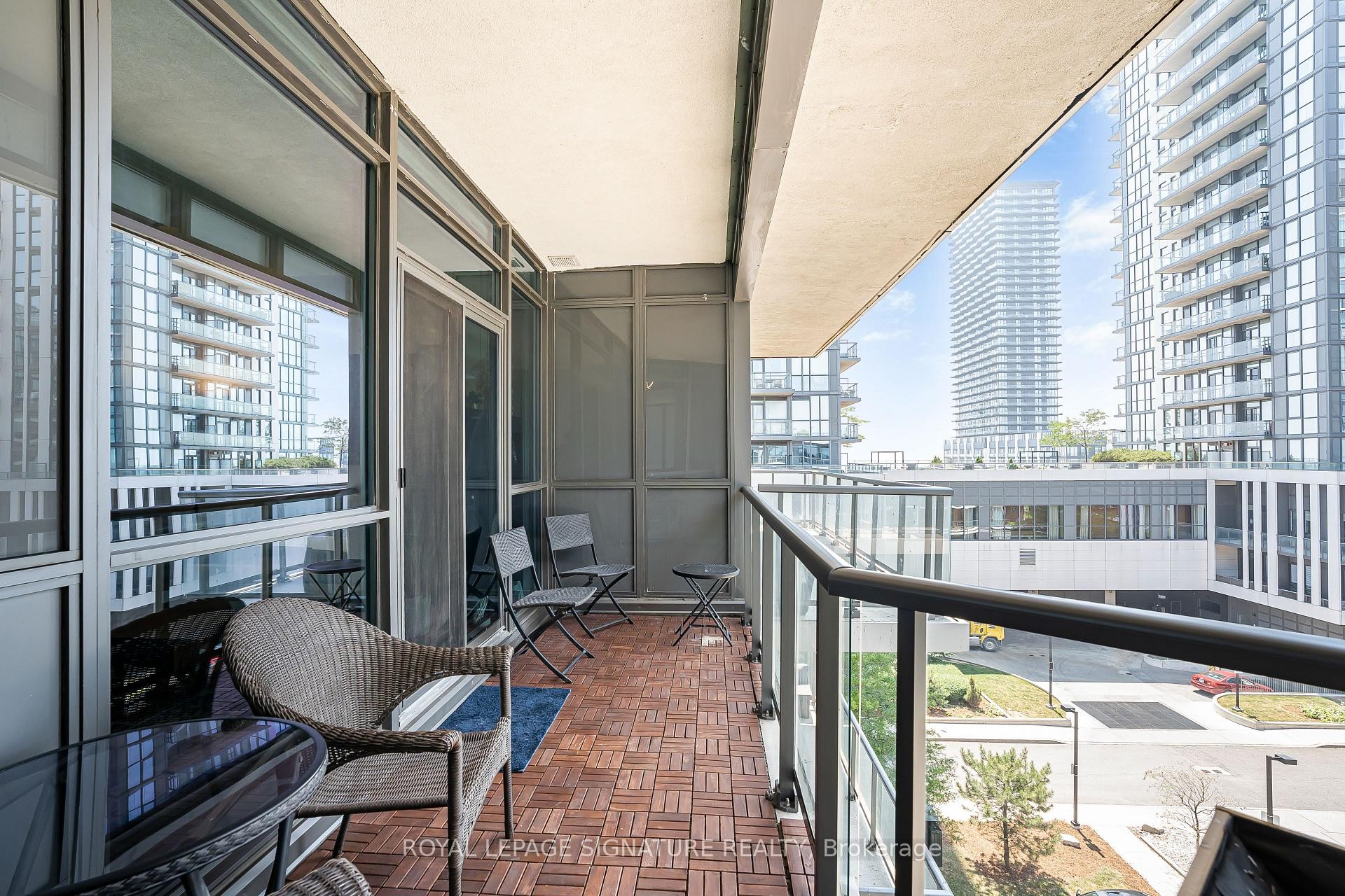 527-1185 The Queensway N/A, Toronto, ON - Outdoor With Exterior