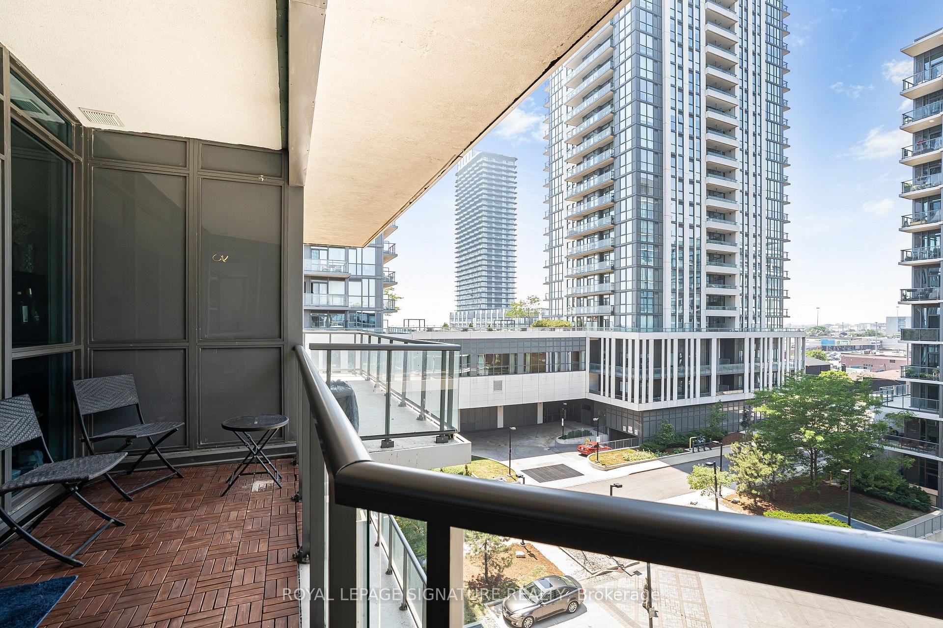 527-1185 The Queensway N/A, Toronto, ON - Outdoor