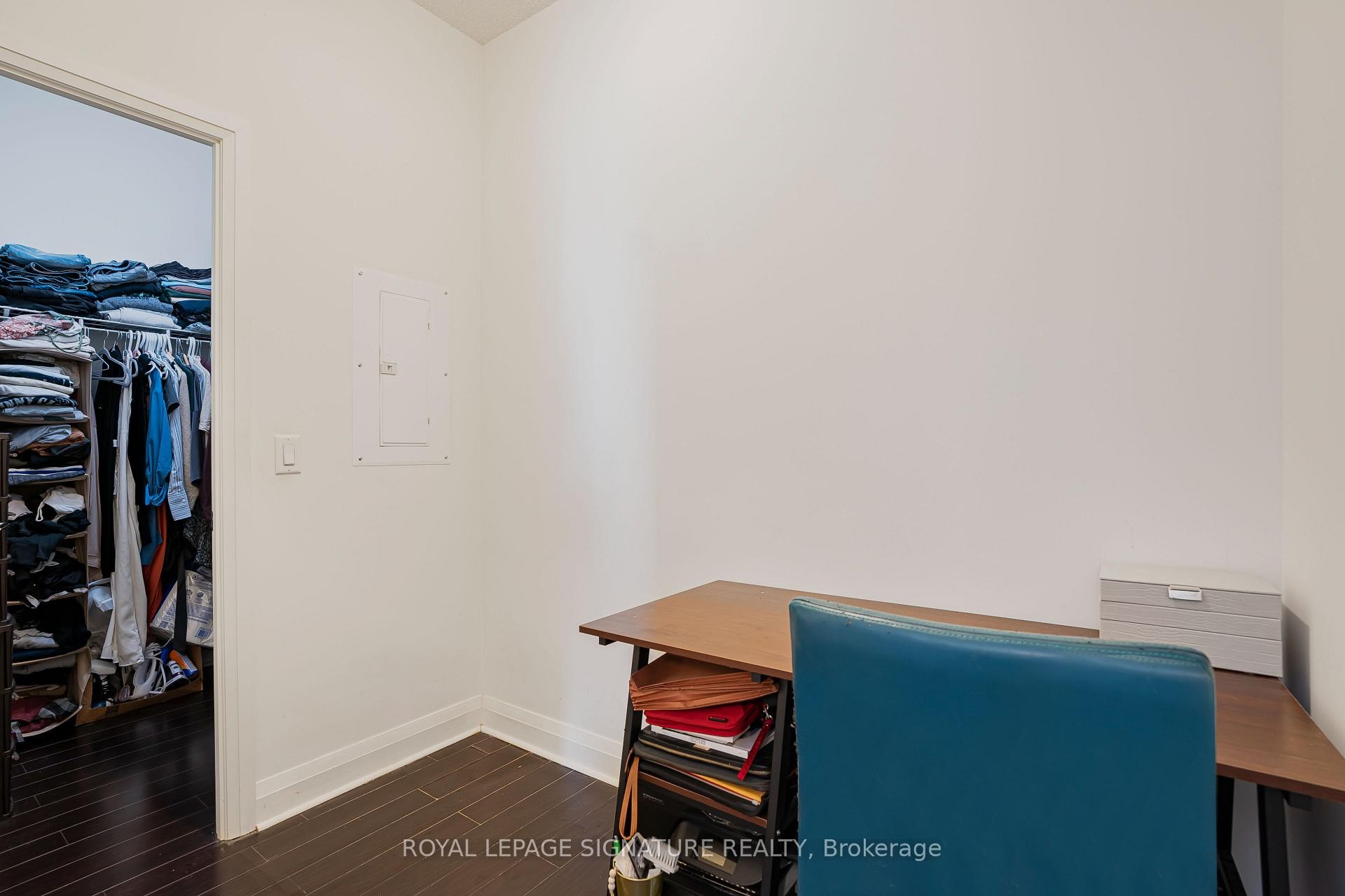 527-1185 The Queensway N/A, Toronto, ON - Indoor Photo Showing Other Room