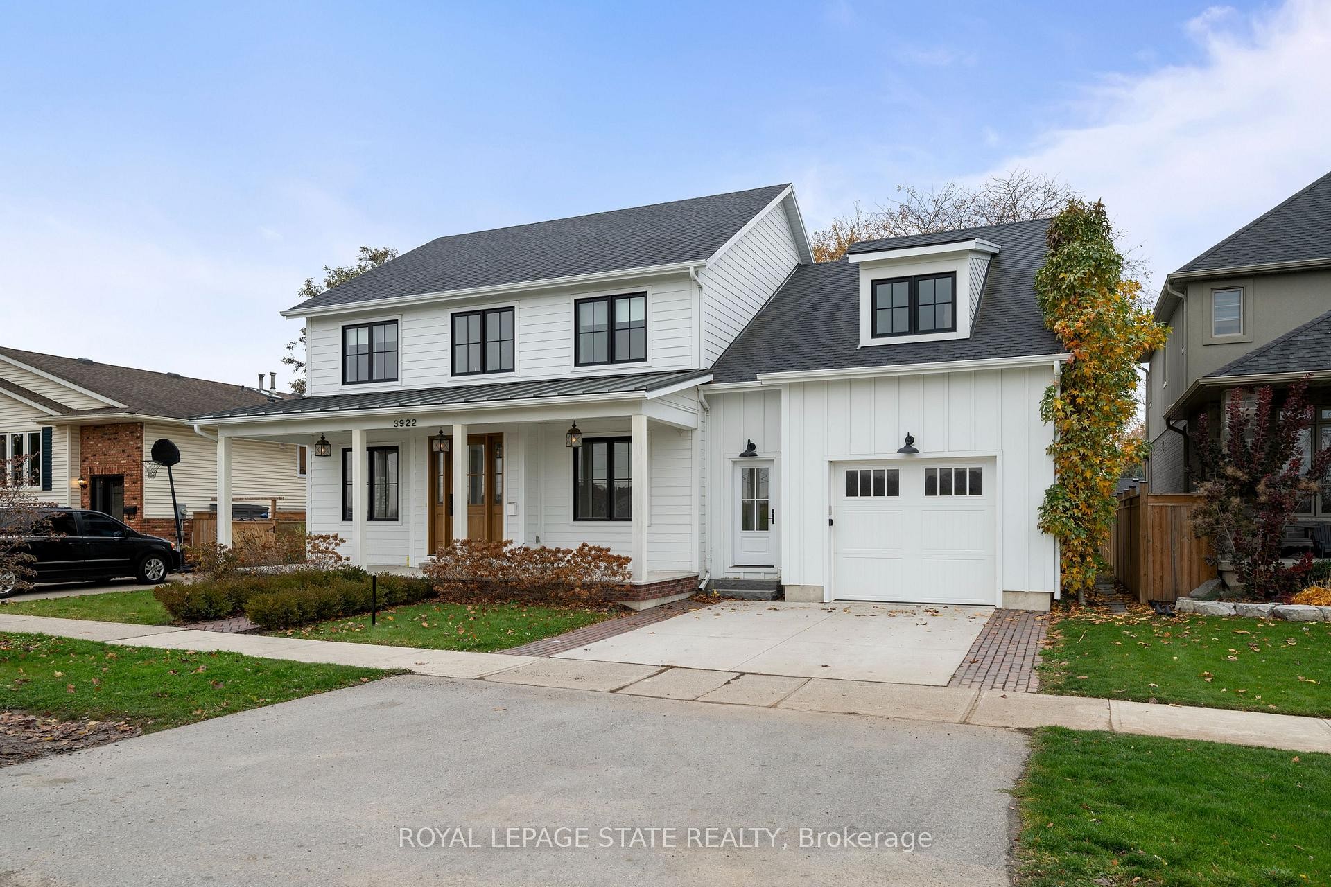 3922 Twenty Third Street, Lincoln, ON - Outdoor With Facade