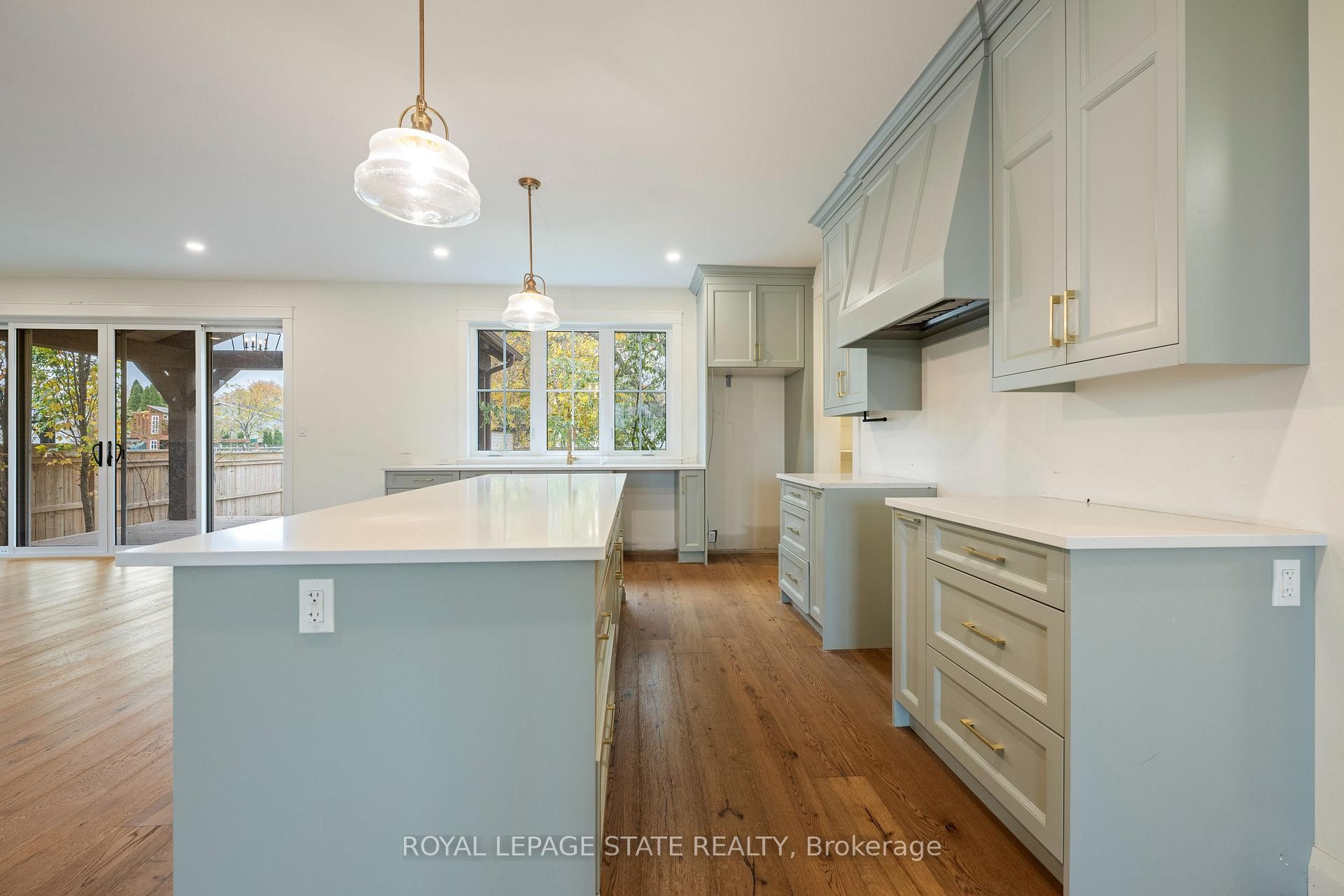 3922 Twenty Third Street, Lincoln, ON - Indoor Photo Showing Kitchen