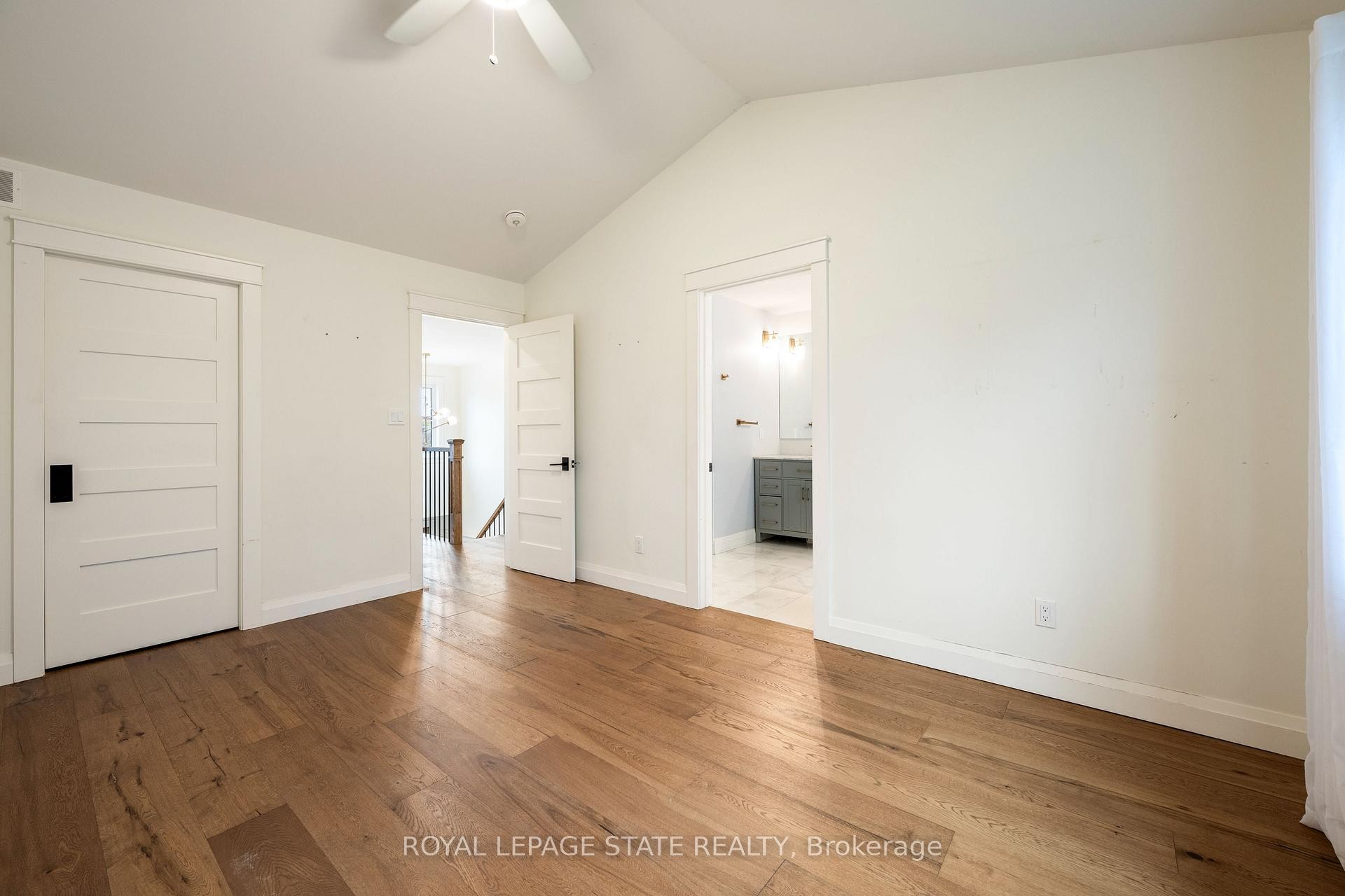 3922 Twenty Third Street, Lincoln, ON - Indoor Photo Showing Other Room