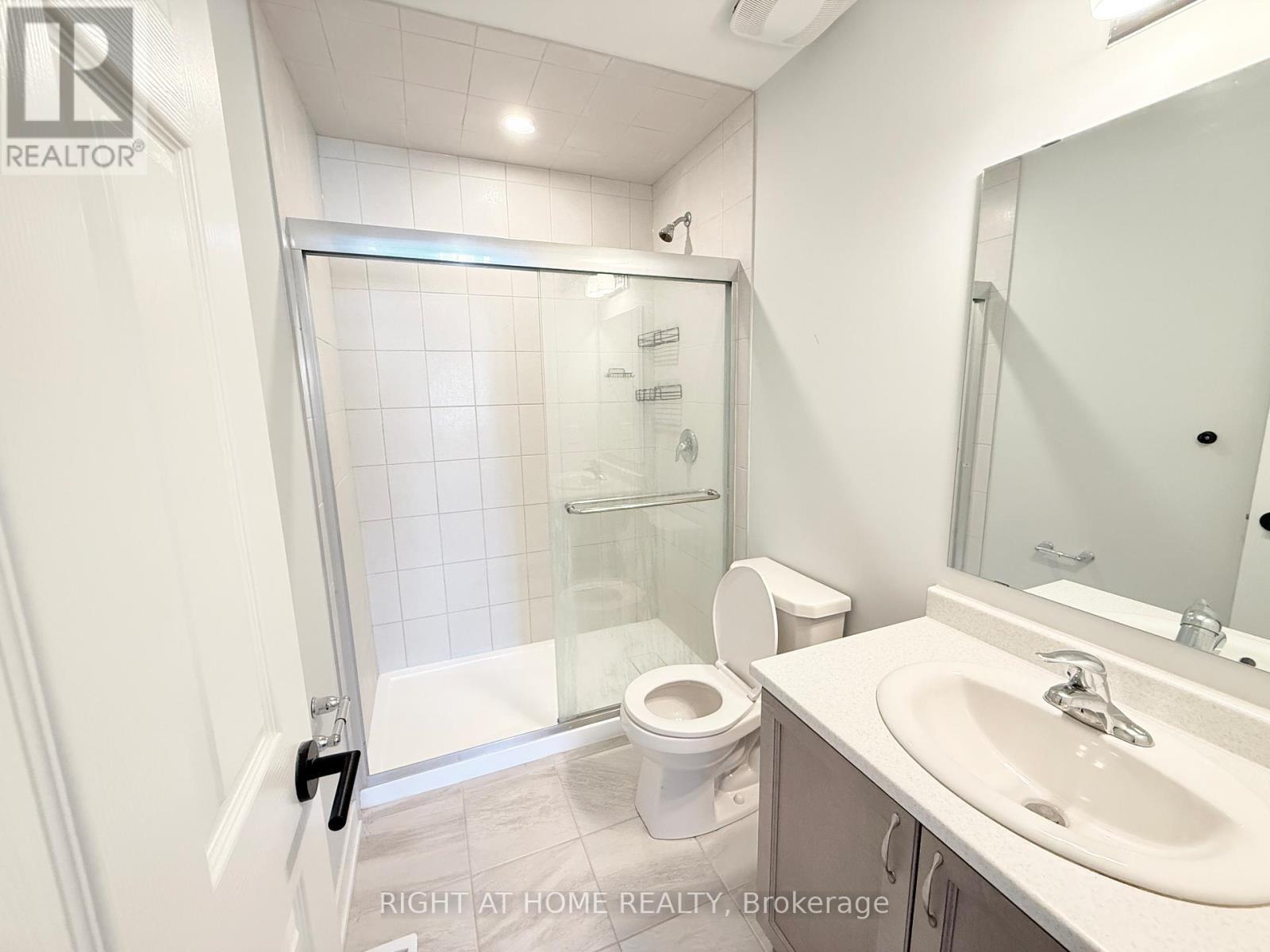 Esuite bath - 63 Stitch Mews, Ottawa, ON - Indoor Photo Showing Bathroom