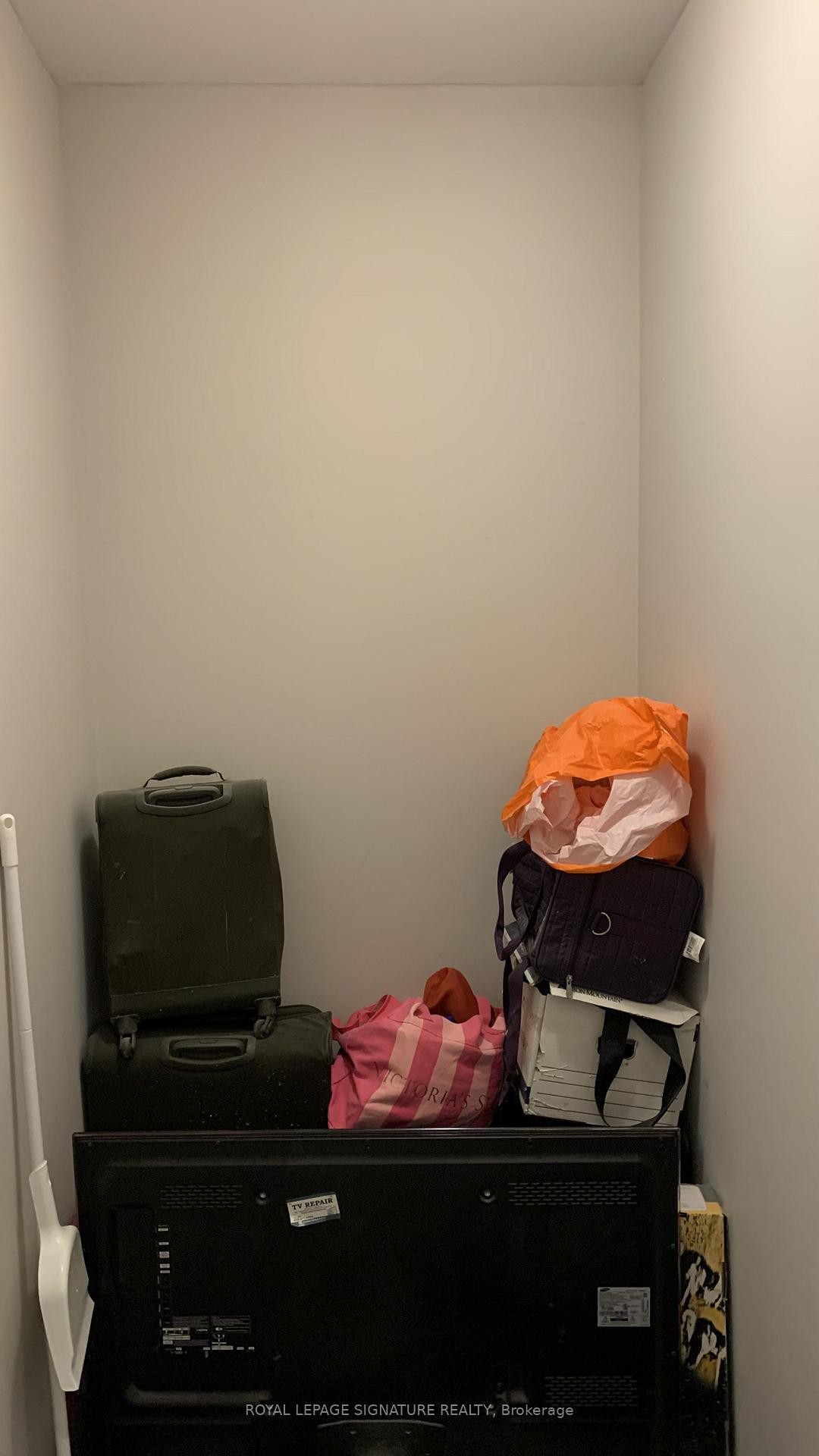 313-100 Garment Street S, Kitchener, ON - Indoor