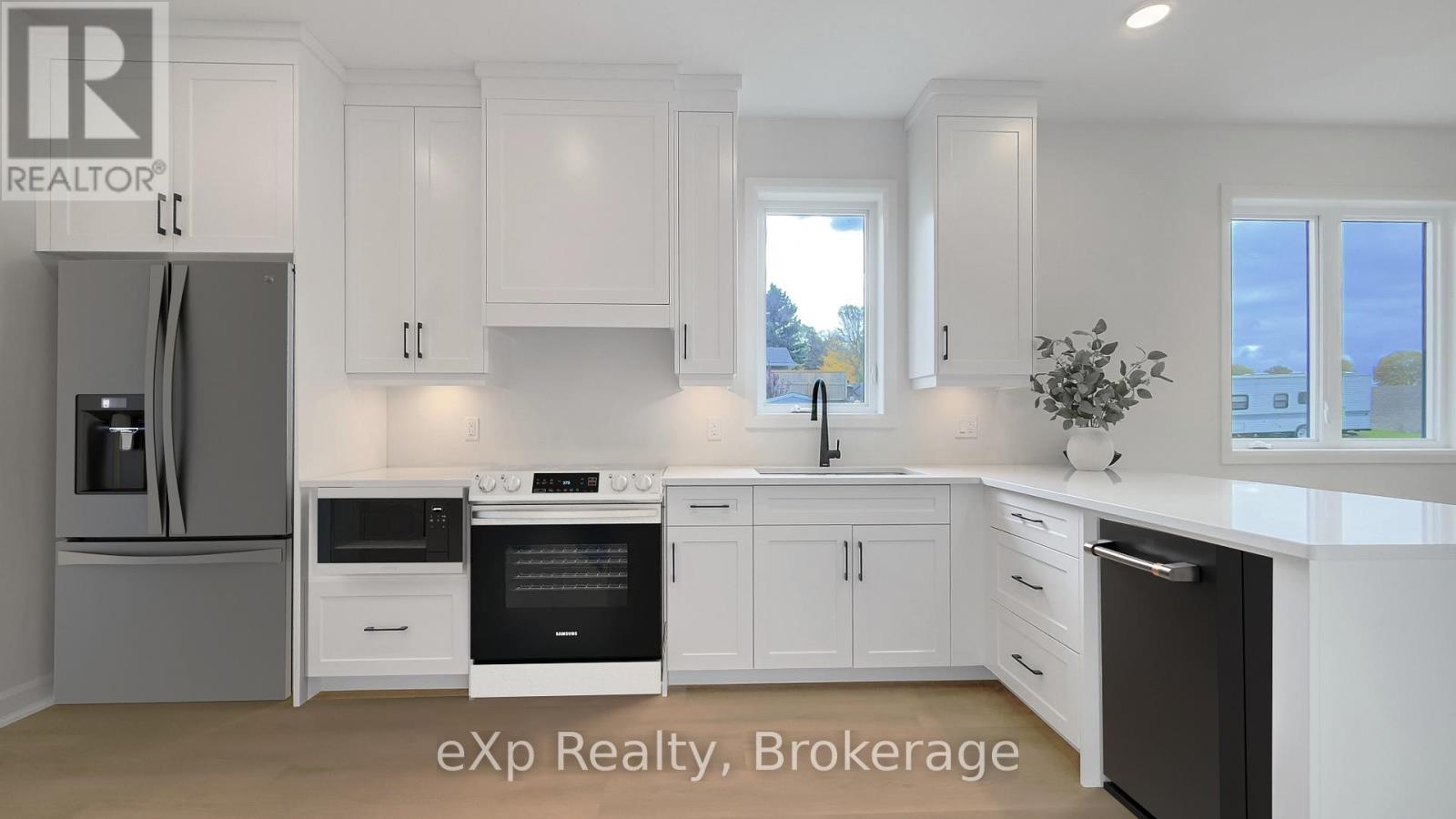 12 Janet Street, South Bruce, ON - Indoor Photo Showing Kitchen With Upgraded Kitchen