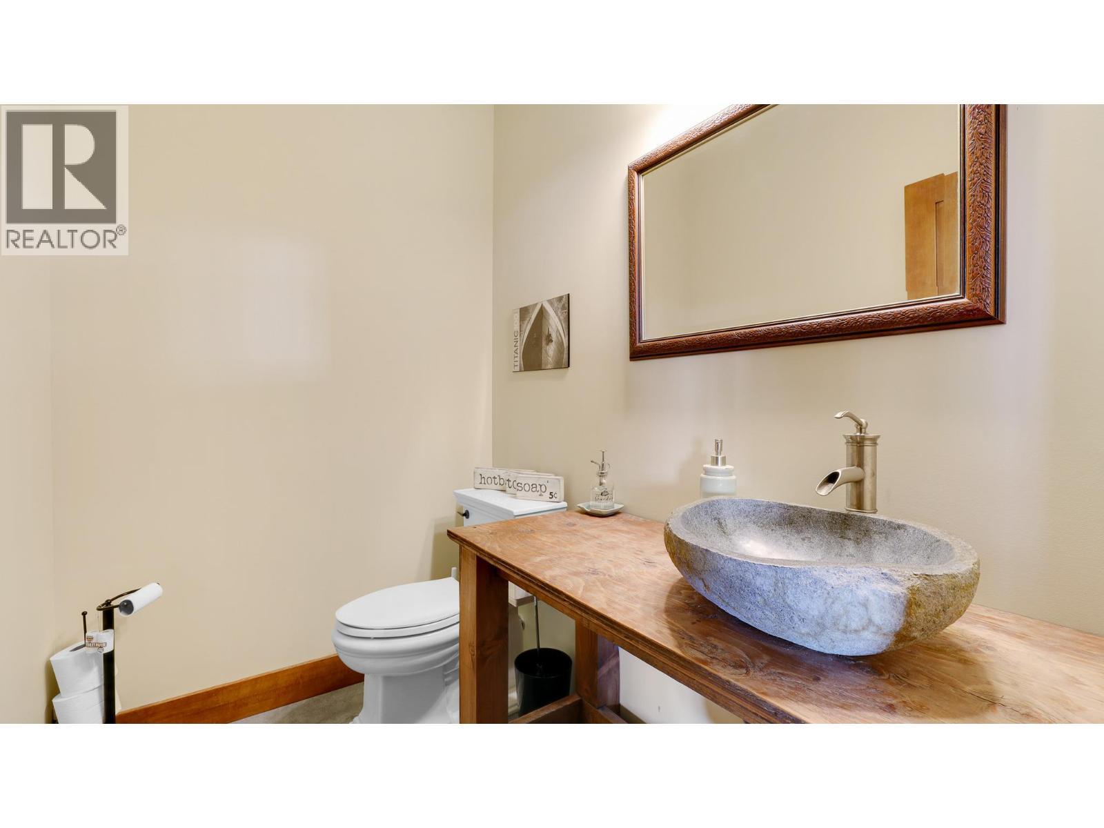 2621 Brewer Ridge Rise, Invermere, BC - Indoor Photo Showing Bathroom