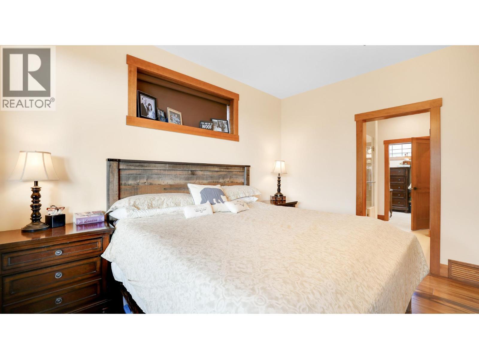 2621 Brewer Ridge Rise, Invermere, BC - Indoor Photo Showing Bedroom