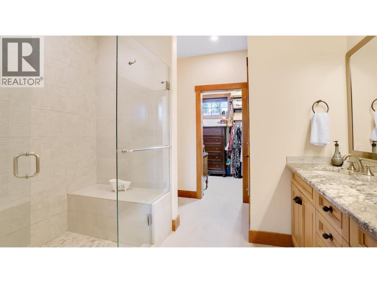 2621 Brewer Ridge Rise, Invermere, BC - Indoor Photo Showing Bathroom