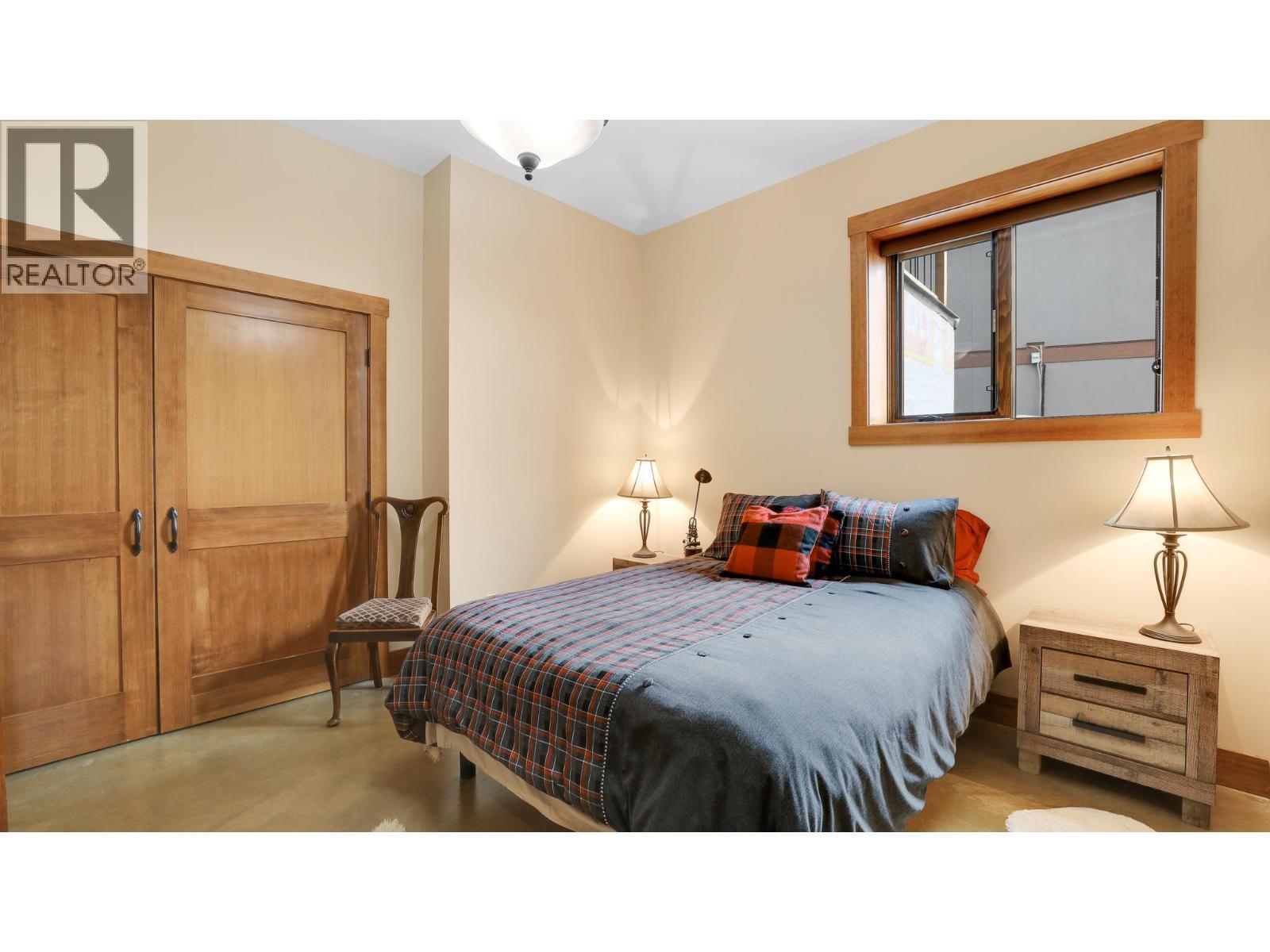 2621 Brewer Ridge Rise, Invermere, BC - Indoor Photo Showing Bedroom