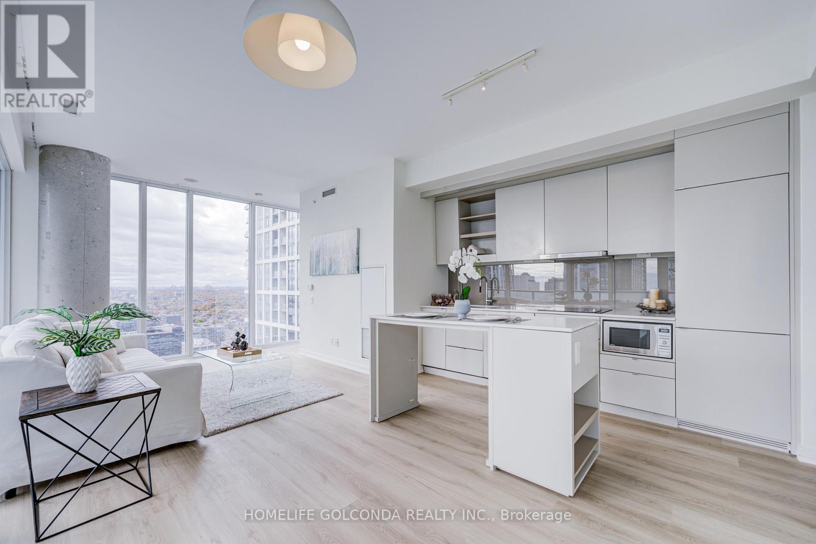 3609 - 101 Peter Street, Toronto, ON - Indoor Photo Showing Kitchen