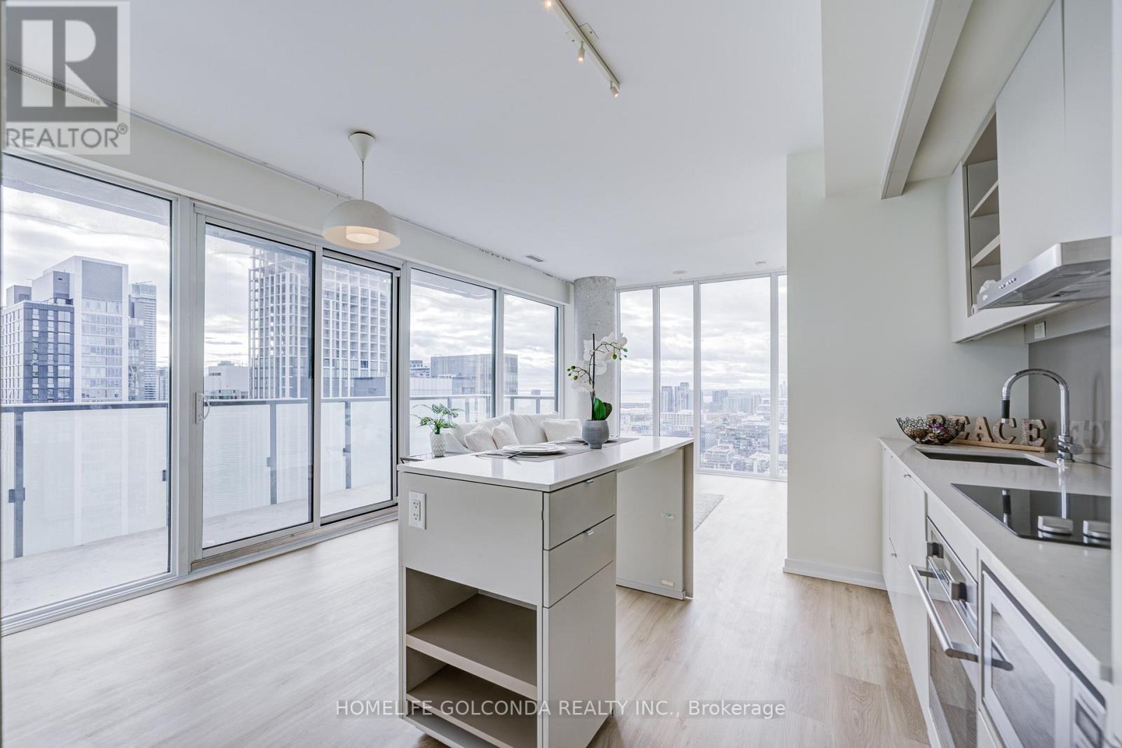 3609 - 101 Peter Street, Toronto, ON - Indoor Photo Showing Kitchen