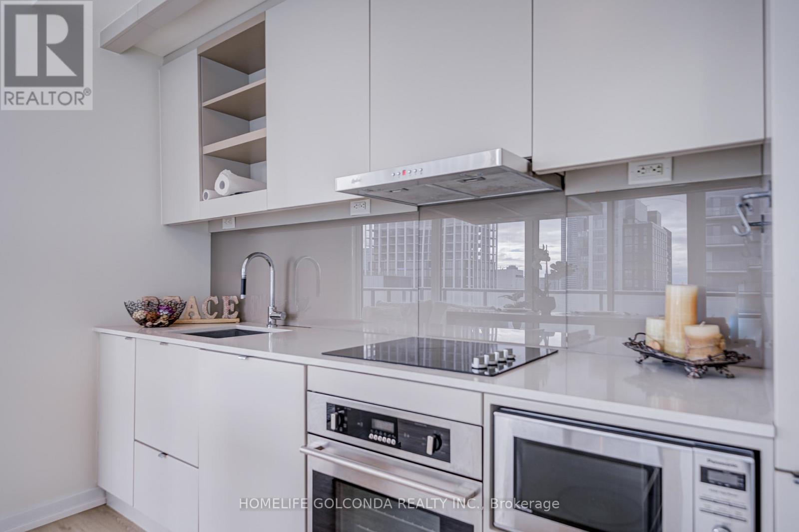 3609 - 101 Peter Street, Toronto, ON - Indoor Photo Showing Kitchen