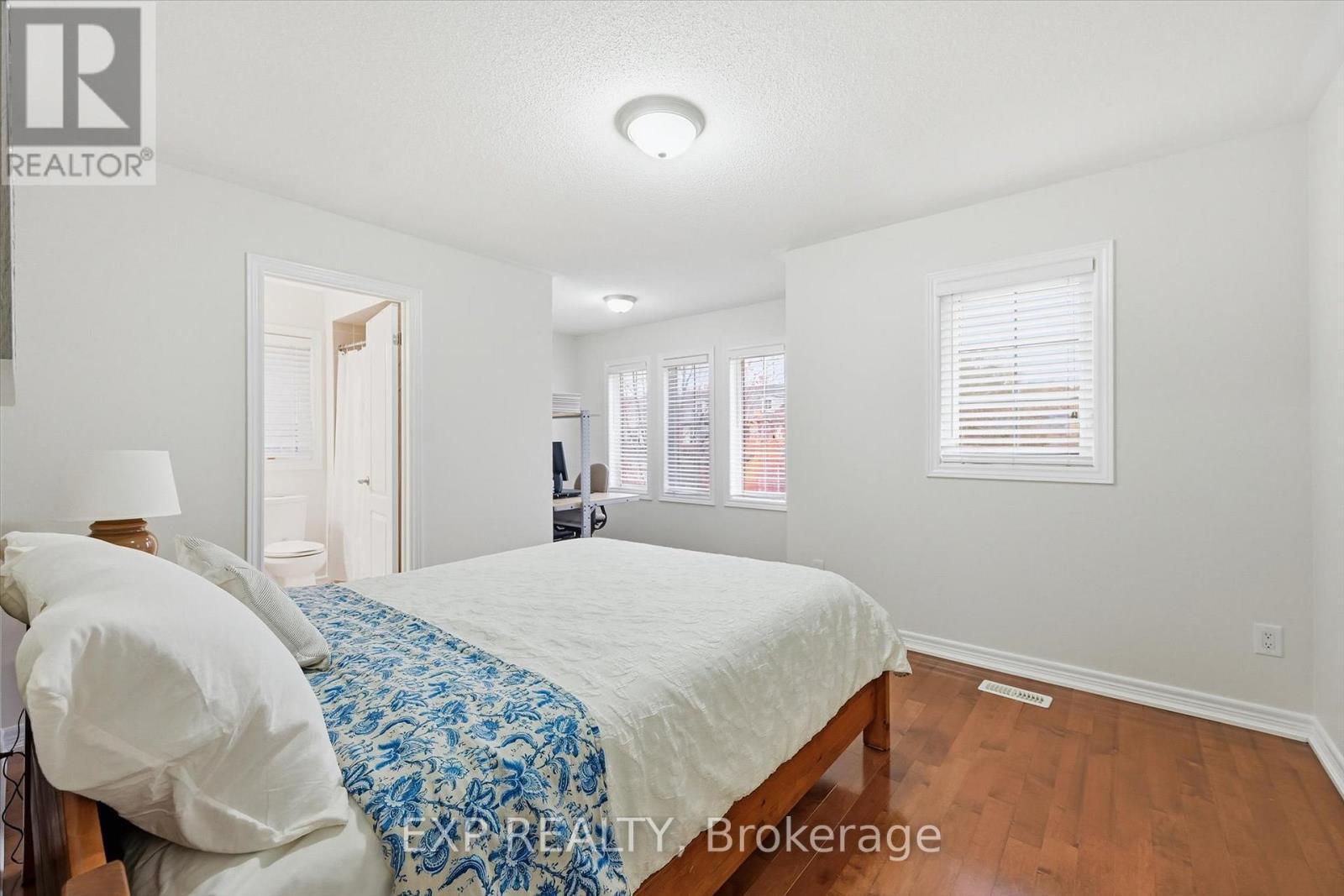 266 Admiral Drive, Oakville, ON - Indoor Photo Showing Bedroom