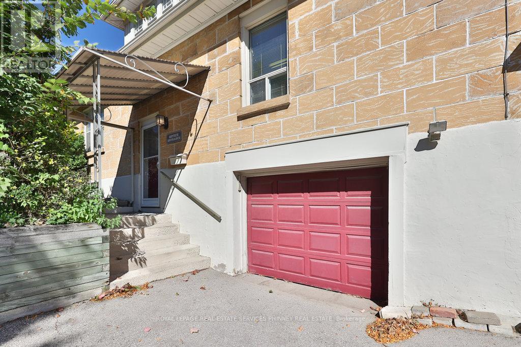 160 King Street E, Mississauga, ON