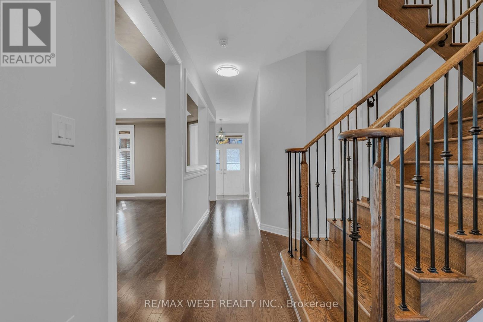 198 Jessie Caverhill Pass, Oakville, ON - Indoor Photo Showing Other Room