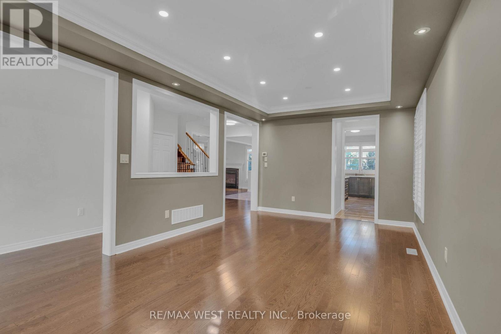 198 Jessie Caverhill Pass, Oakville, ON - Indoor Photo Showing Other Room