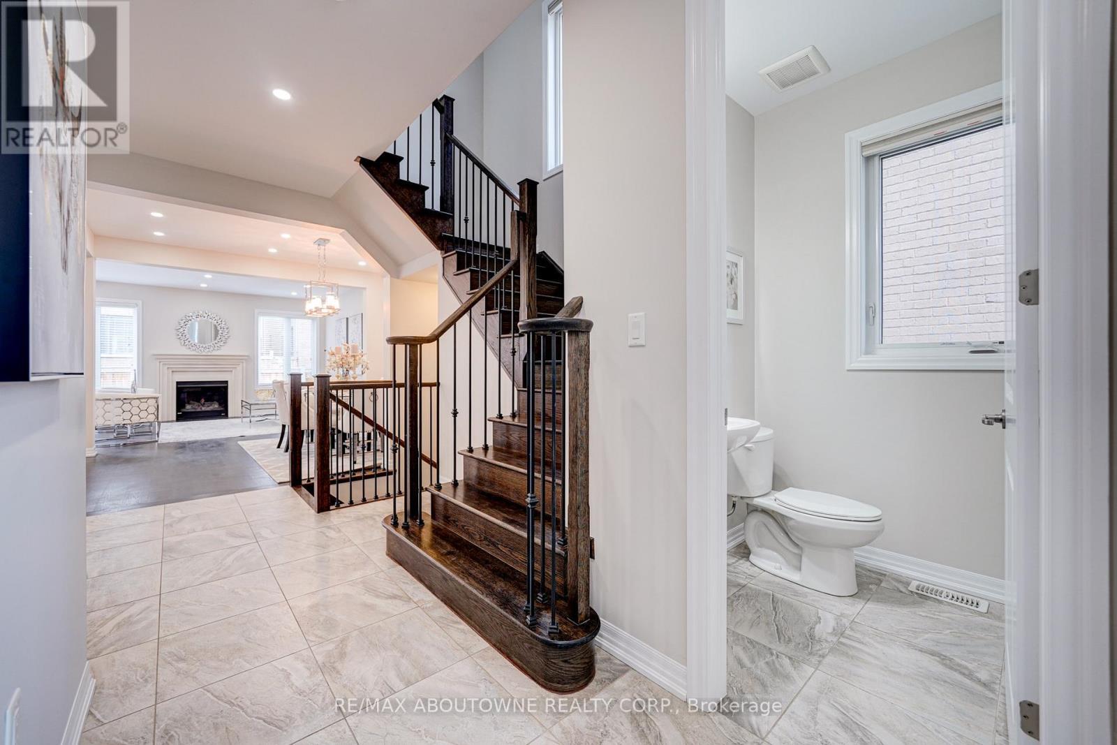 385 Dahlia Trail, Oakville, ON - Indoor Photo Showing Other Room