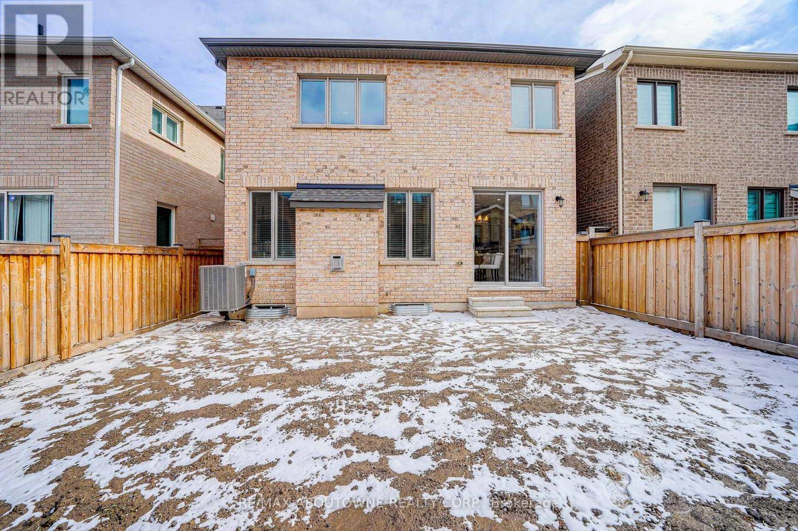 385 Dahlia Trail, Oakville, ON - Outdoor With Exterior