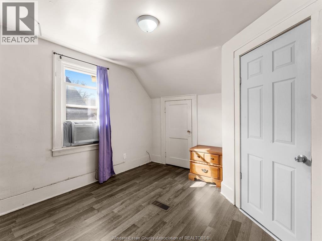 3493 Peter Street, Windsor, ON - Indoor Photo Showing Other Room