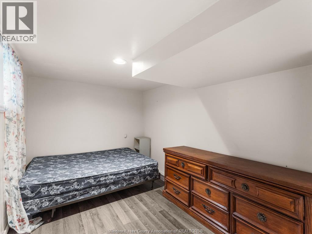 3493 Peter Street, Windsor, ON - Indoor Photo Showing Bedroom