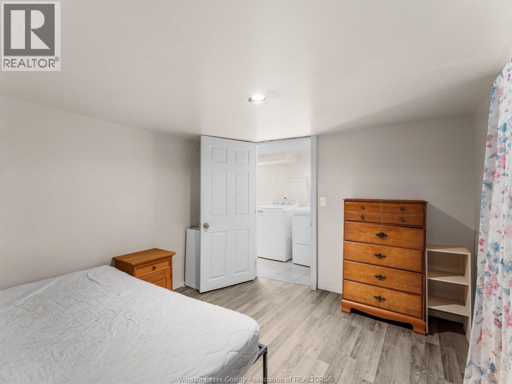 3493 Peter Street, Windsor, ON - Indoor Photo Showing Bedroom