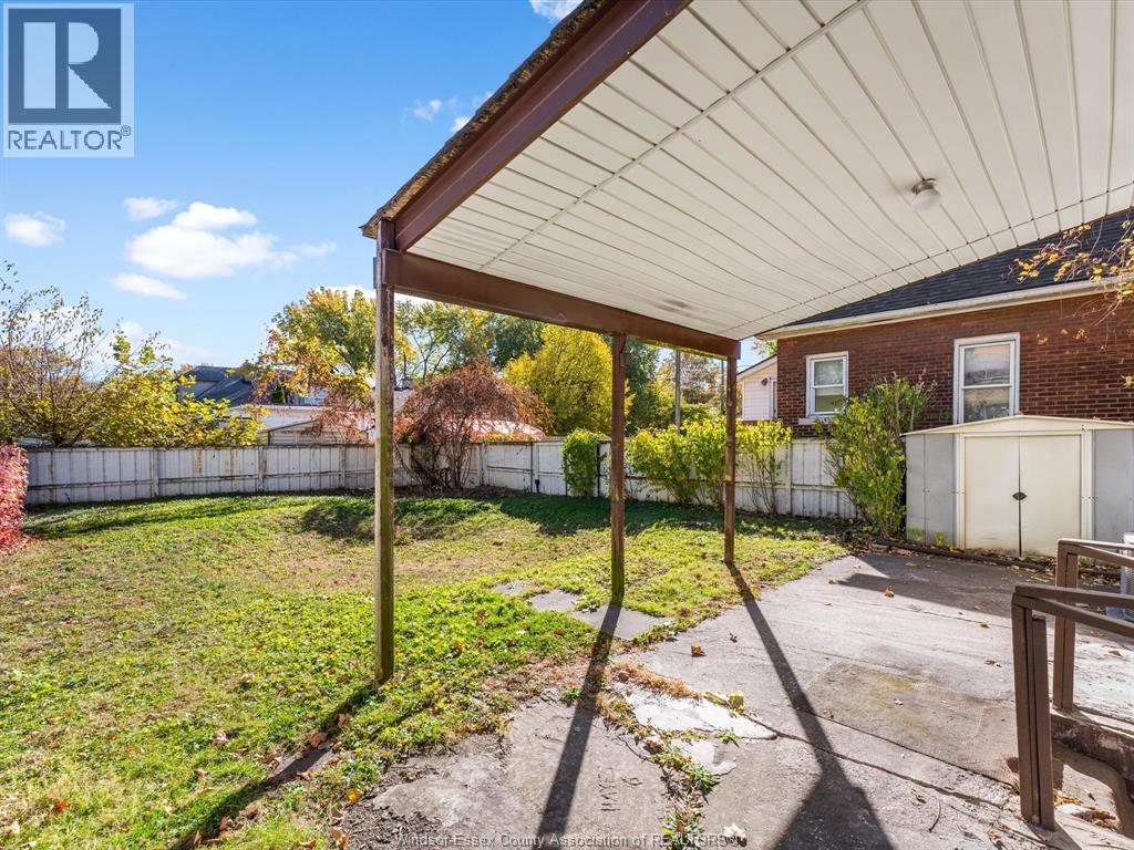 3493 Peter Street, Windsor, ON - Outdoor