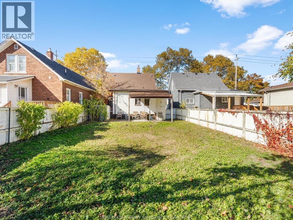 3493 Peter Street, Windsor, ON - Outdoor