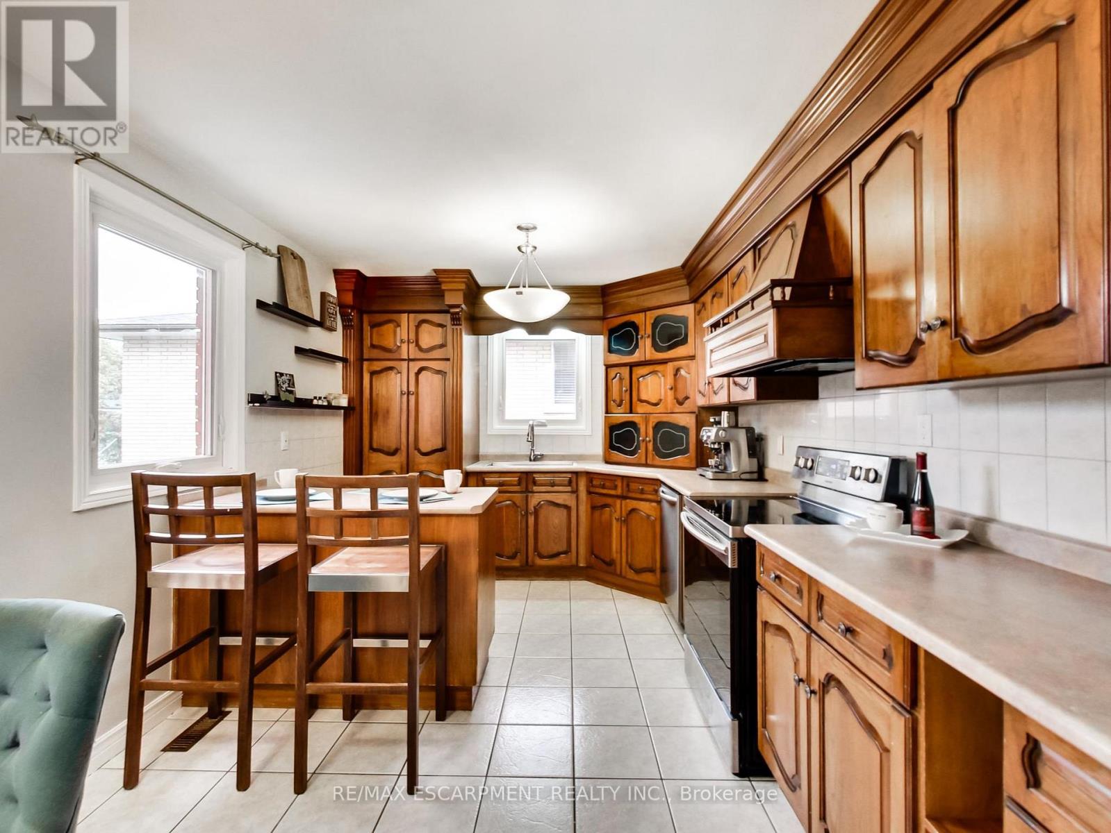 18 Pavarotti Court, Hamilton, ON - Indoor Photo Showing Kitchen