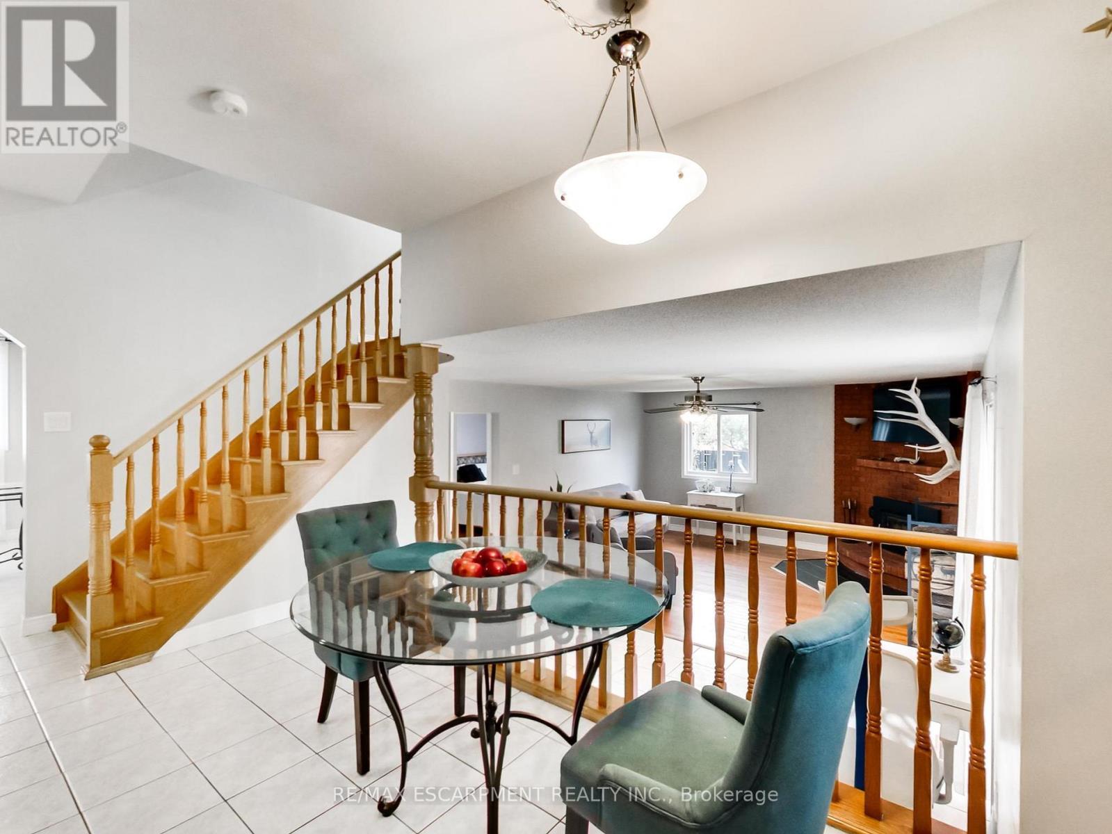 18 Pavarotti Court, Hamilton, ON - Indoor Photo Showing Other Room