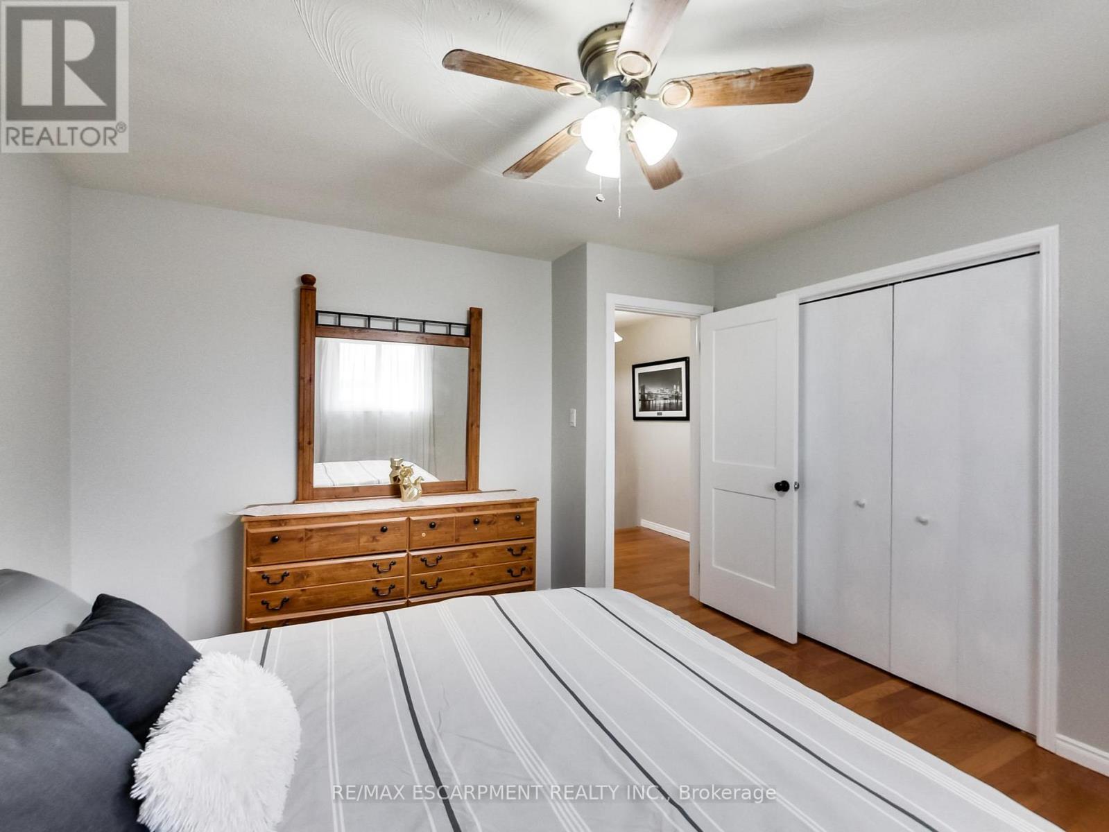 18 Pavarotti Court, Hamilton, ON - Indoor Photo Showing Bedroom
