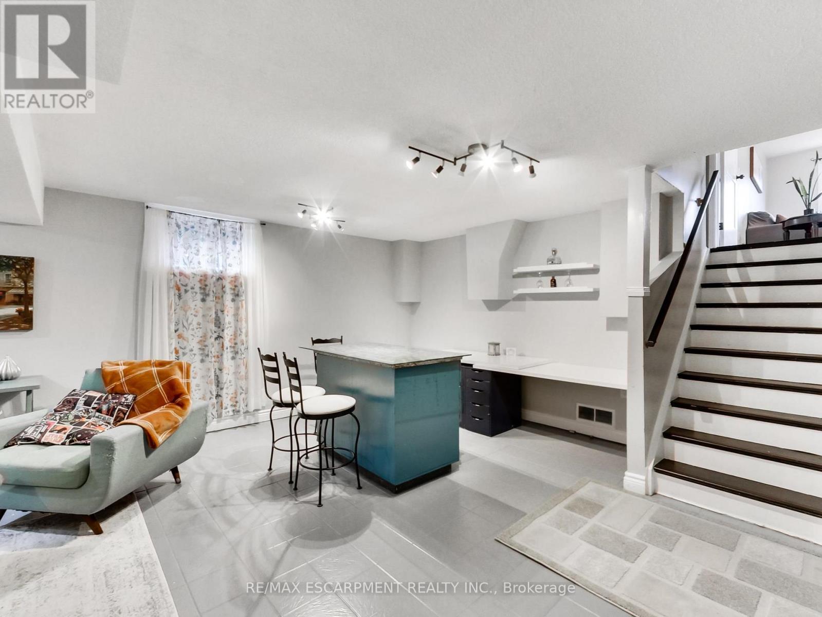 18 Pavarotti Court, Hamilton, ON - Indoor Photo Showing Other Room