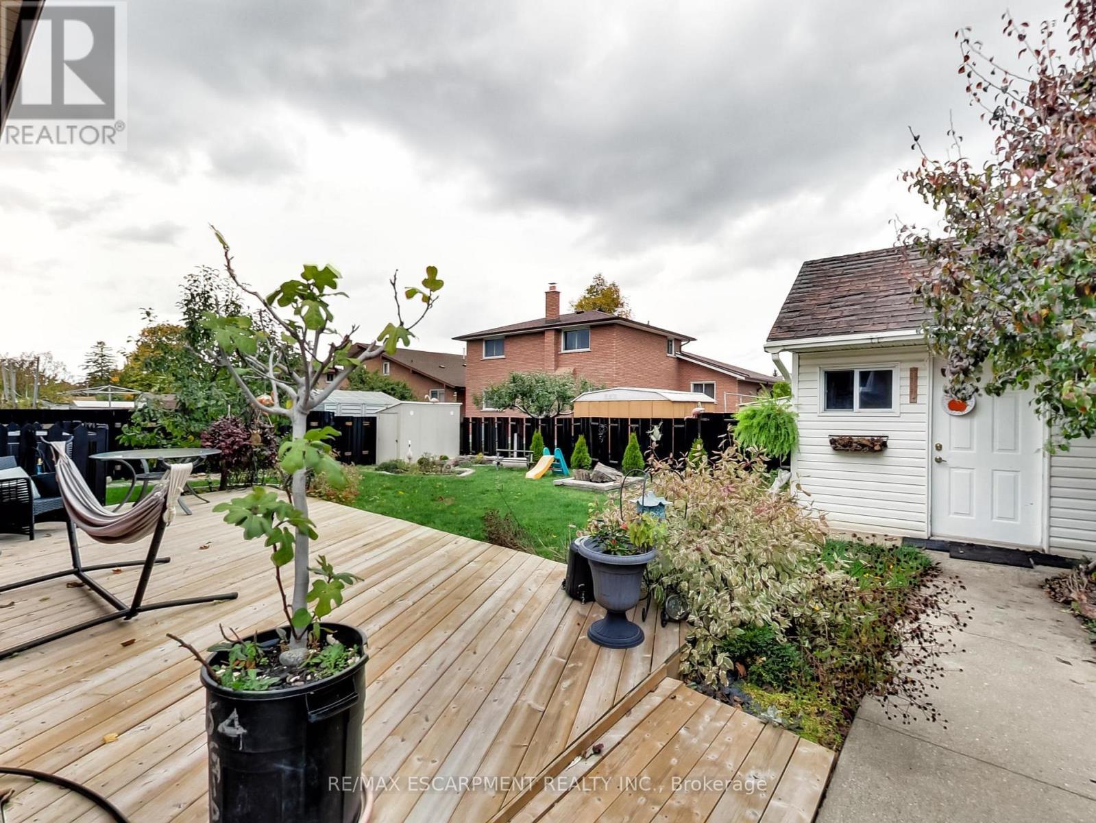 18 Pavarotti Court, Hamilton, ON - Outdoor With Deck Patio Veranda