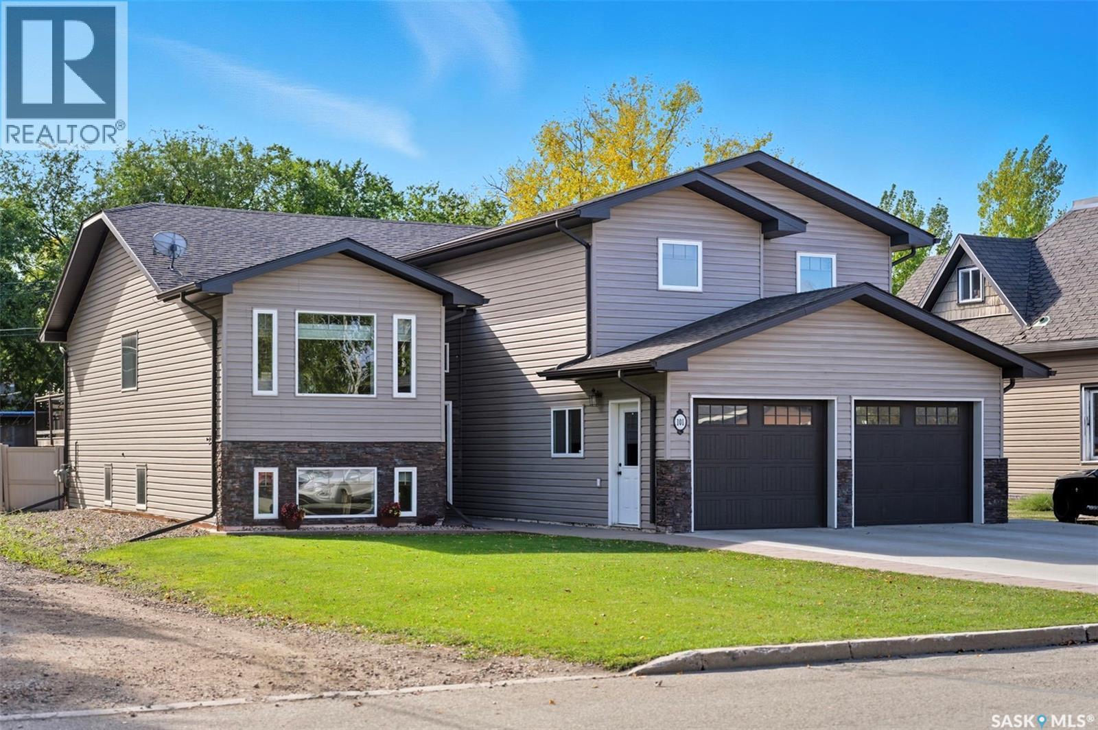 101 6Th Avenue W, Watrous, SK - Outdoor