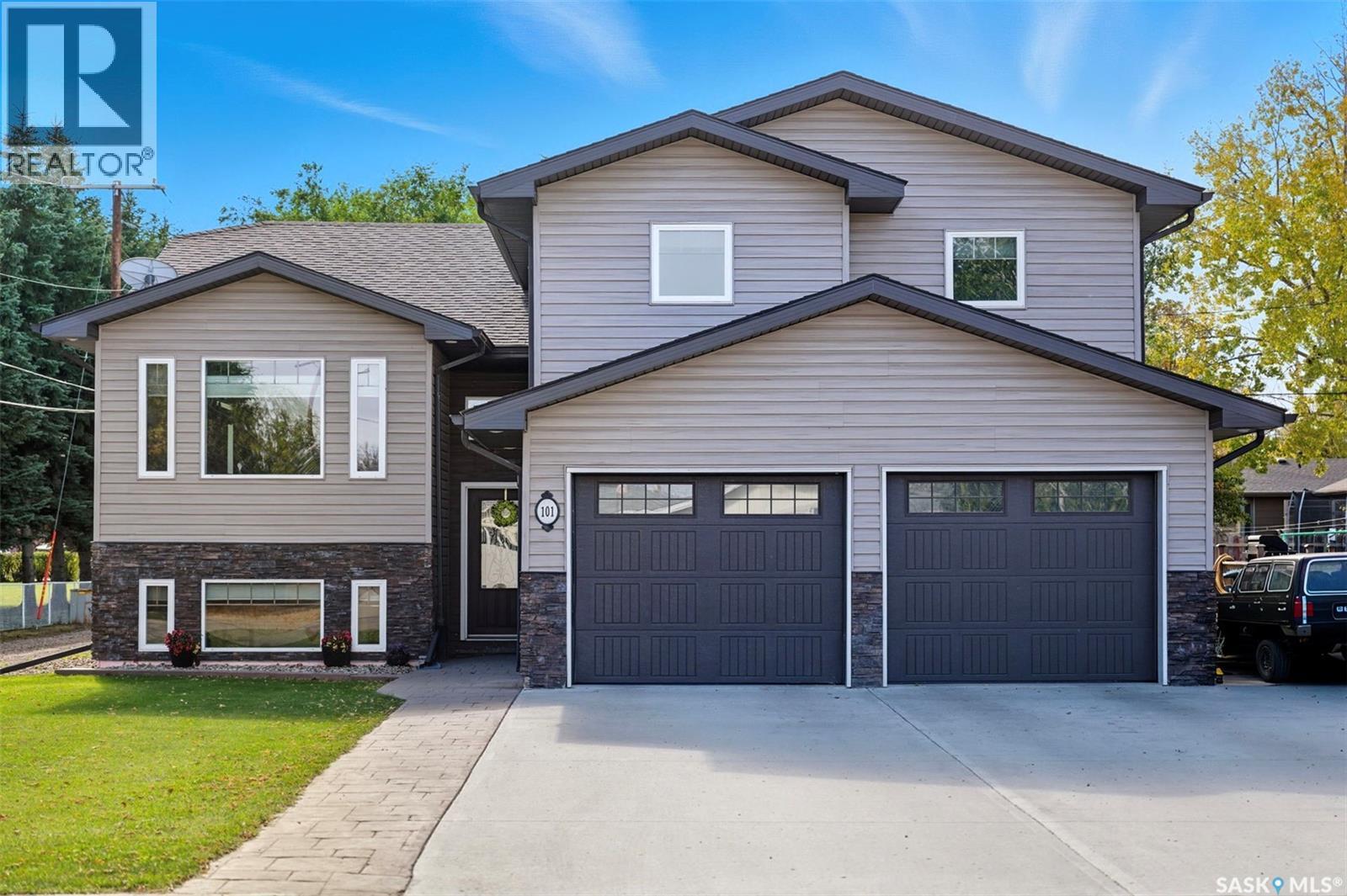 101 6Th Avenue W, Watrous, SK - Outdoor