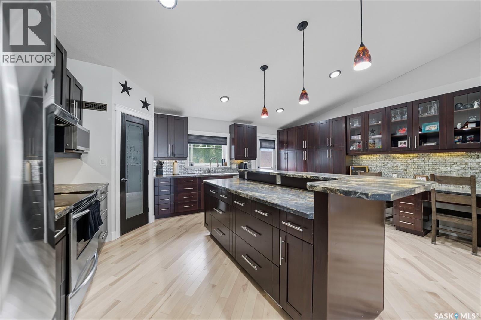 101 6Th Avenue W, Watrous, SK - Indoor Photo Showing Kitchen With Upgraded Kitchen