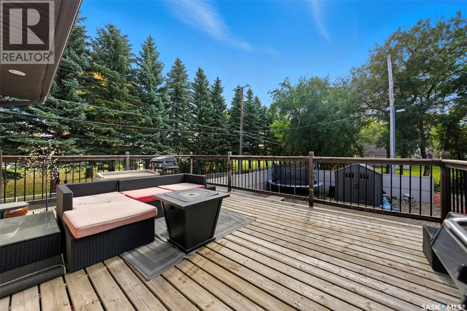101 6Th Avenue W, Watrous, SK - Outdoor With Deck Patio Veranda With Exterior