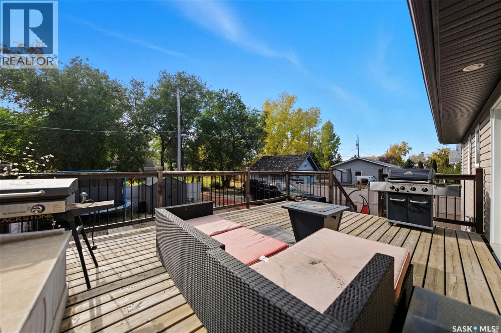 101 6Th Avenue W, Watrous, SK - Outdoor With Deck Patio Veranda With Exterior