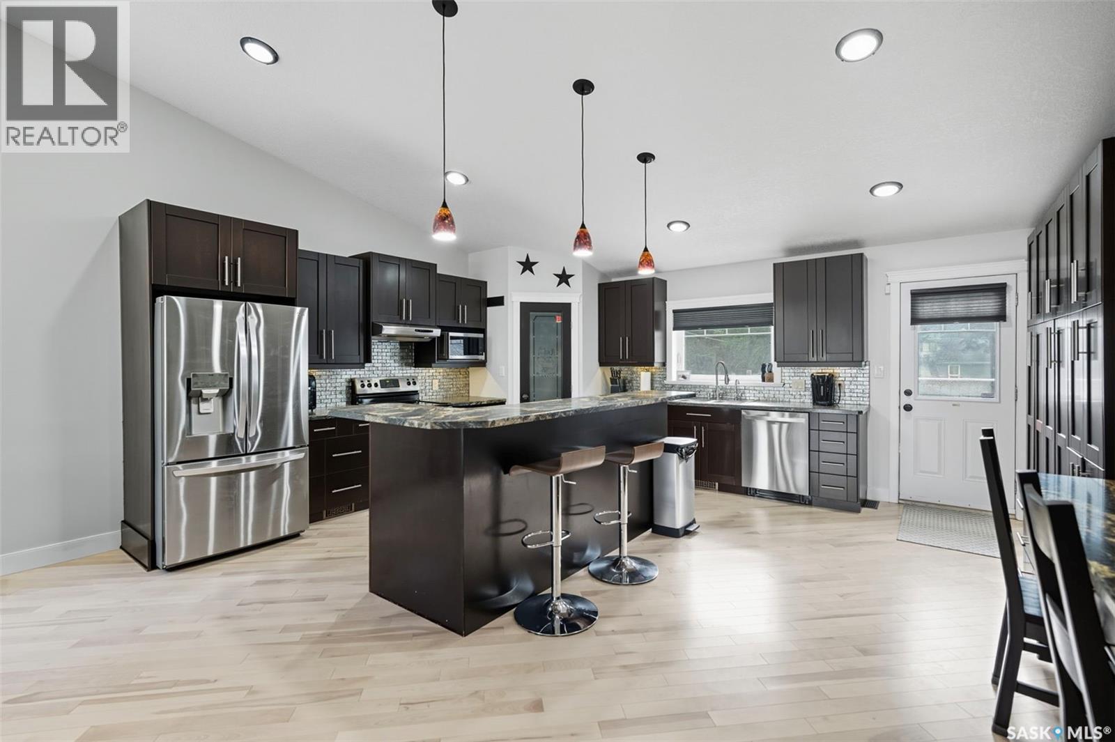 101 6Th Avenue W, Watrous, SK - Indoor Photo Showing Kitchen With Upgraded Kitchen