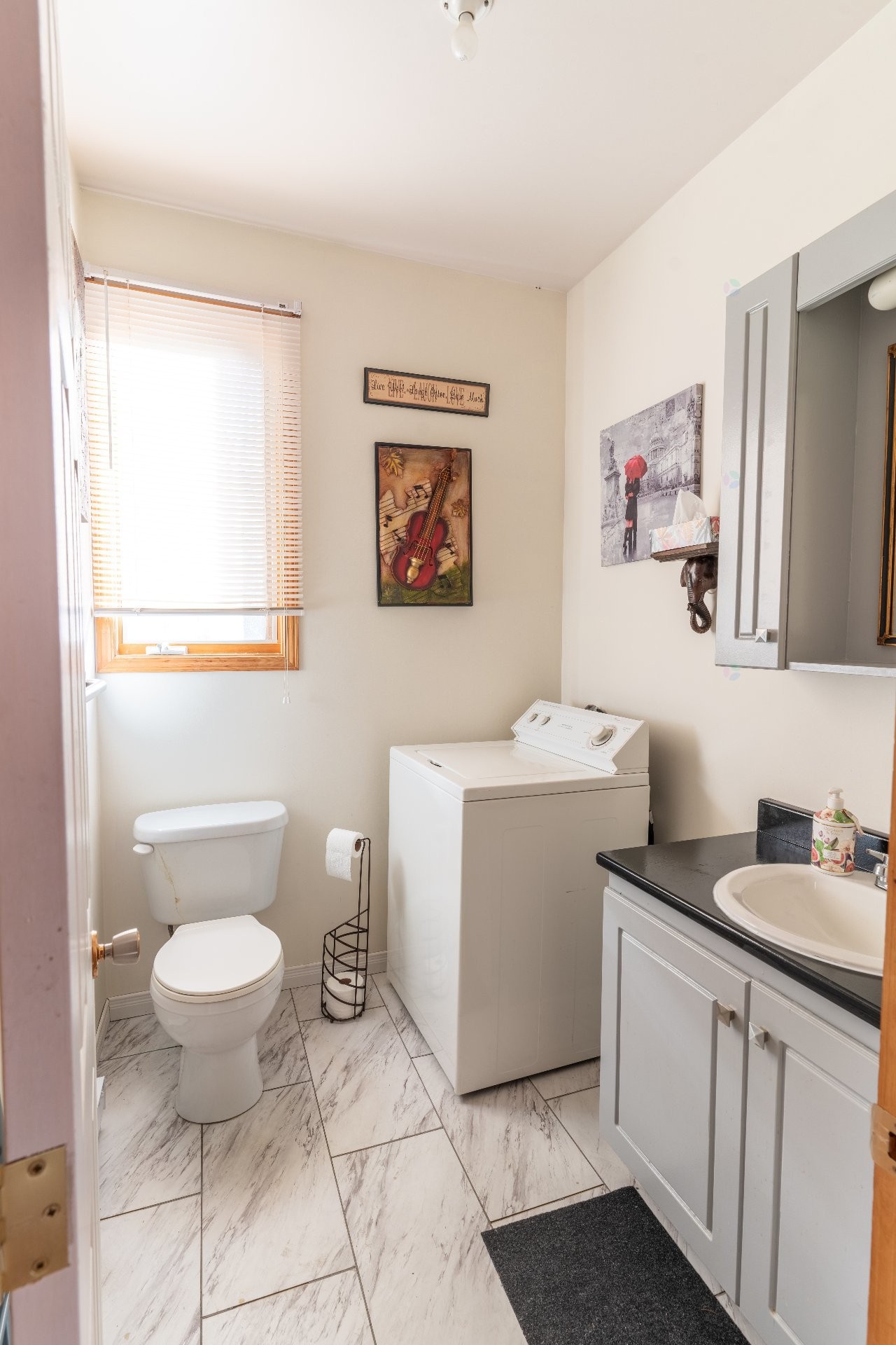 Powder room - 54 Ch. Isok, Waltham, QC - Indoor Photo Showing Bathroom