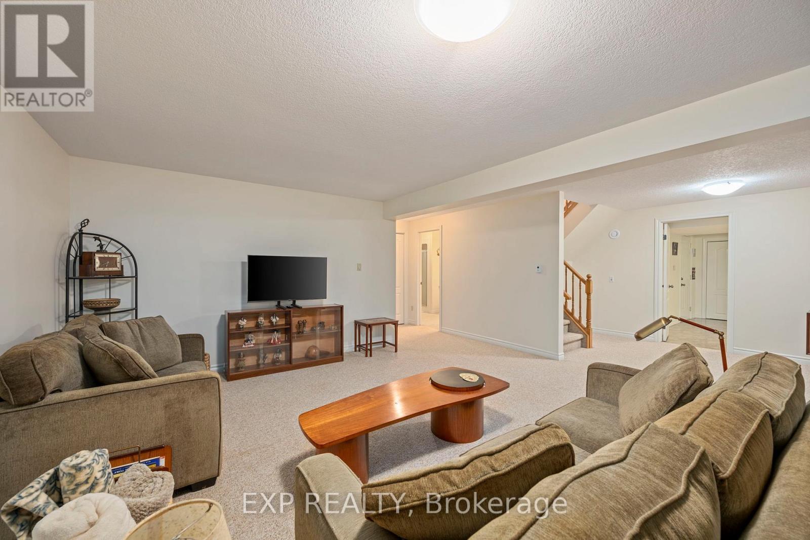 56 Lake Margaret Trail, St. Thomas, ON - Indoor Photo Showing Living Room